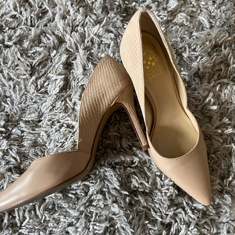 Vince Camuto Pumps
